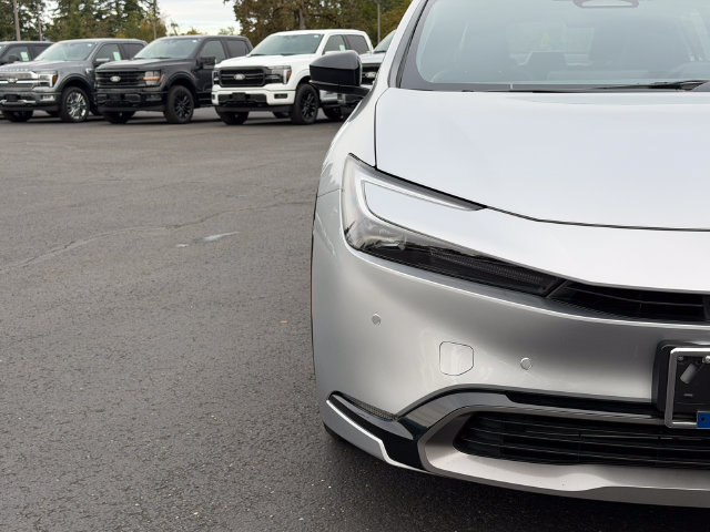 Used 2024 Toyota Prius Limited w/ Limited Premium Package AWD/4WD image 8