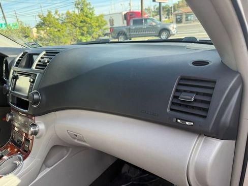 Used 2013 Toyota Highlander Limited image 35