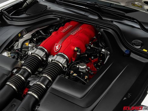 Used 2013 Ferrari California RWD image 11