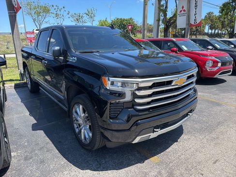 Used 2023 Chevrolet Silverado 1500 High Country w/ High Country Premium Package AWD/4WD image 3