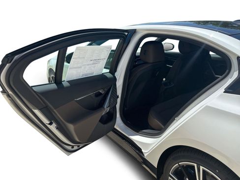 New 2026 BMW 550e xDrive 550e xDrive image 22