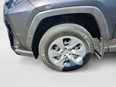 Used 2022 Toyota RAV4 LE image 6