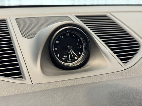 Used 2025 Porsche Macan image 21