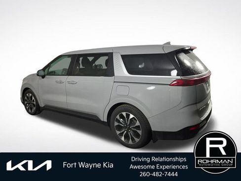 Used 2024 Kia Carnival EX FWD image 9
