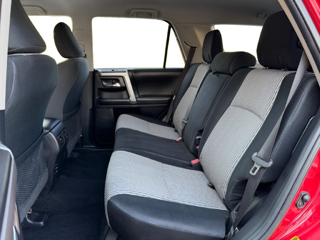 Used 2015 Toyota 4Runner SR5 AWD/4WD image 19