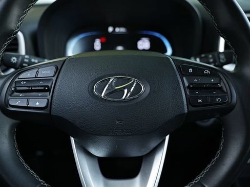 Used 2025 Hyundai Venue SEL FWD image 33