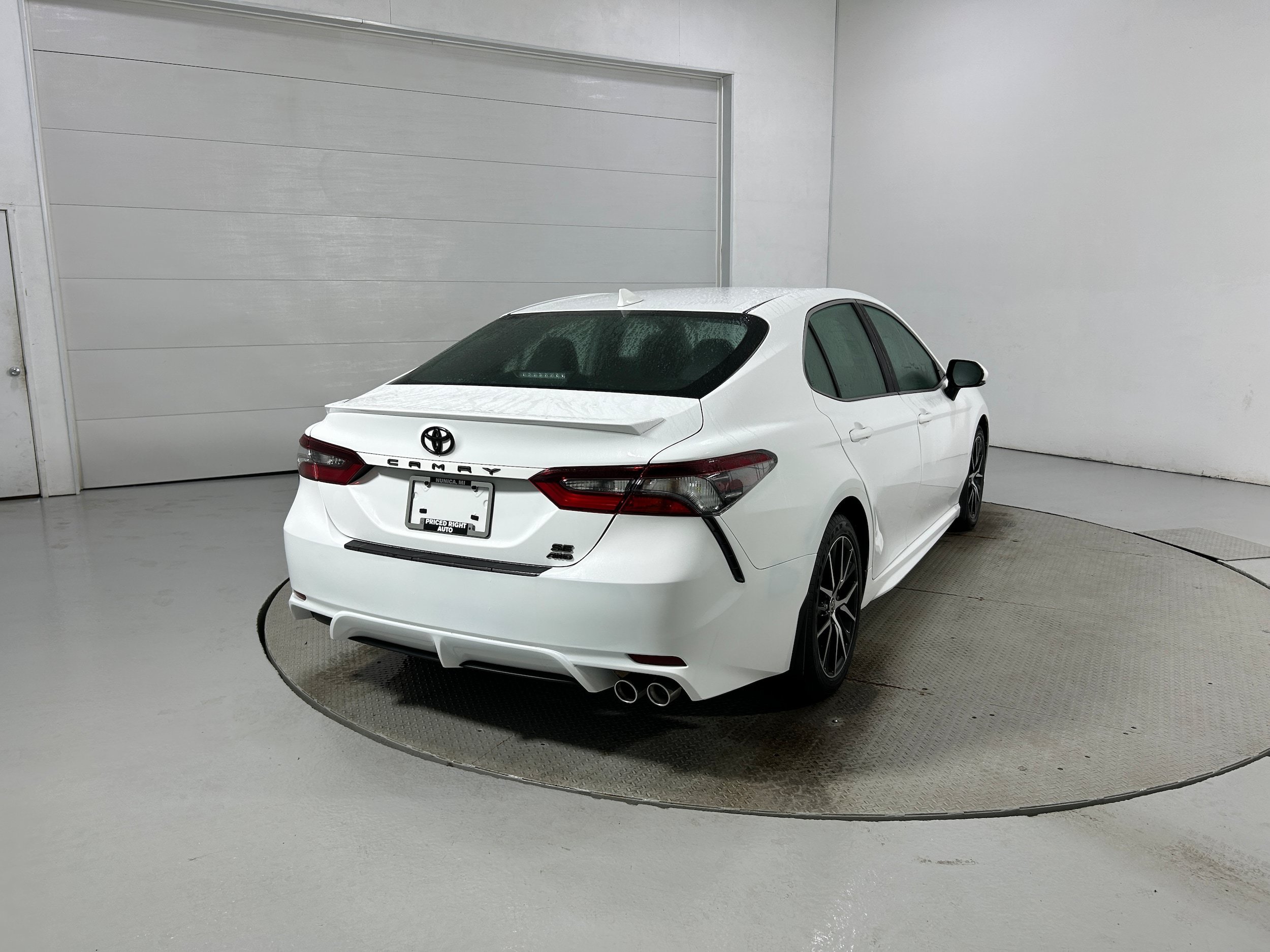 Used 2023 Toyota Camry SE w/ Cold Weather Package AWD/4WD image 33