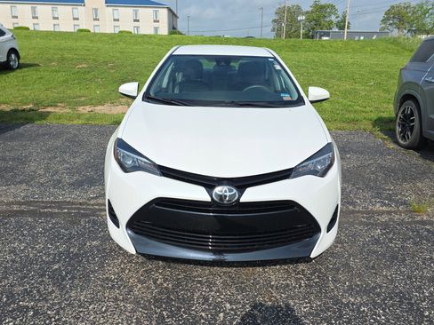 Used 2017 Toyota Corolla LE FWD image 2