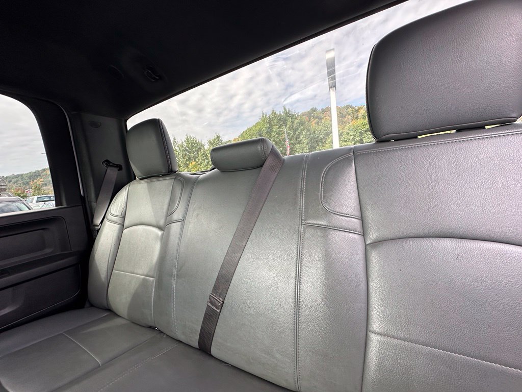 Used 2021 RAM 3500 Tradesman w/ Chrome Appearance Group AWD/4WD image 17