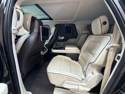Used 2018 Lincoln Navigator L Black Label AWD/4WD image 14