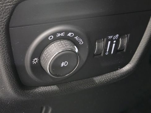 Certified 2023 Jeep Grand Cherokee Limited image 14