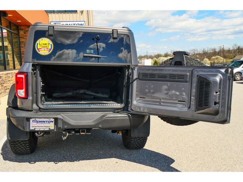 Used 2023 Ford Bronco Black Diamond w/ Sasquatch Package image 26