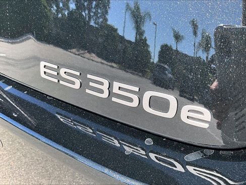 New 2026 Lexus ES 350e FWD image 8