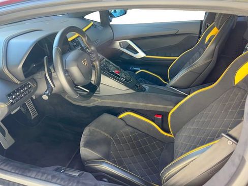 Used 2018 Lamborghini Aventador S image 7