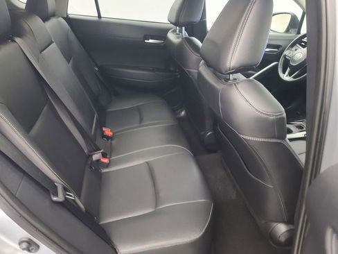 Used 2025 Toyota Corolla Cross XLE image 18