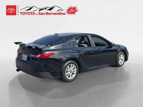 Used 2025 Toyota Camry LE FWD image 5