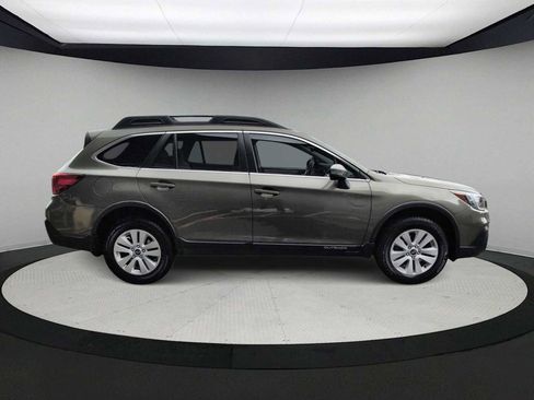 Used 2018 Subaru Outback 2.5i Premium image 9