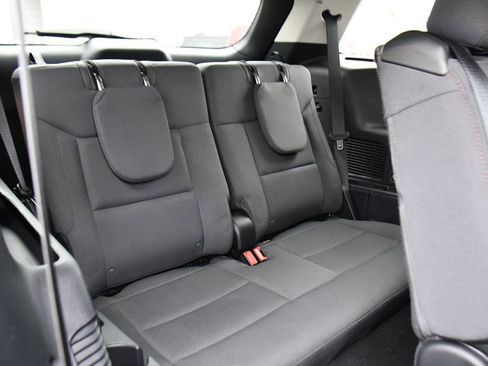 Used 2025 Ford Explorer Active AWD/4WD image 17