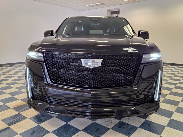 Used 2023 Cadillac Escalade Sport Platinum w/ LPO, ONYX Package AWD/4WD image 2