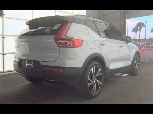 Used 2022 Volvo XC40 T4 R-Design w/ Protection Package Premier image 2
