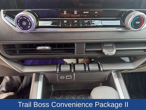 Used 2024 Chevrolet Colorado Trail Boss w/ Technology Package image 21