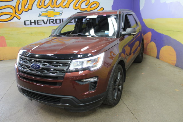 Used 2018 Ford Explorer XLT w/ XLT Appearance Package AWD/4WD image 4