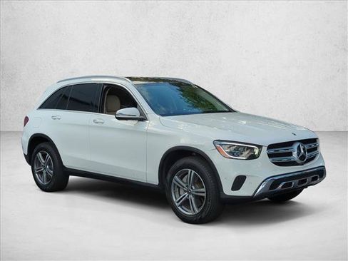 Certified 2022 Mercedes-Benz GLC 300 image 3