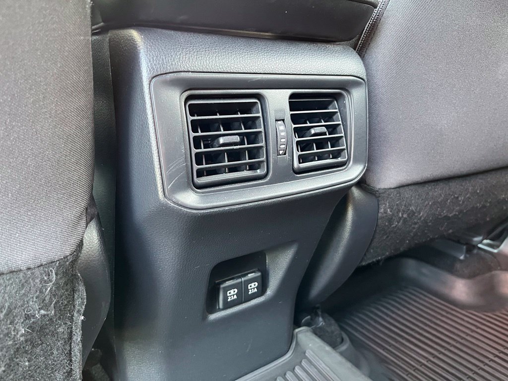 Used 2019 Toyota RAV4 XLE w/ Convenience Package FWD image 30