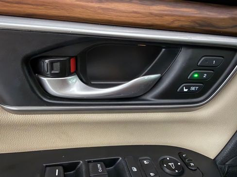 Used 2019 Honda CR-V Touring image 31