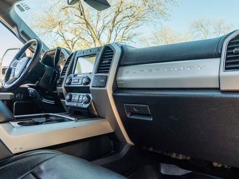 Used 2019 Ford F250 Lariat w/ Lariat Ultimate Package image 47