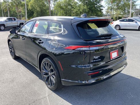 New 2026 Toyota Crown Signia AWD/4WD image 3