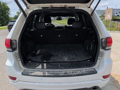 Used 2019 Jeep Grand Cherokee Altitude AWD/4WD image 12