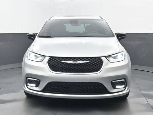 Used 2026 Chrysler Pacifica Limited FWD image 5