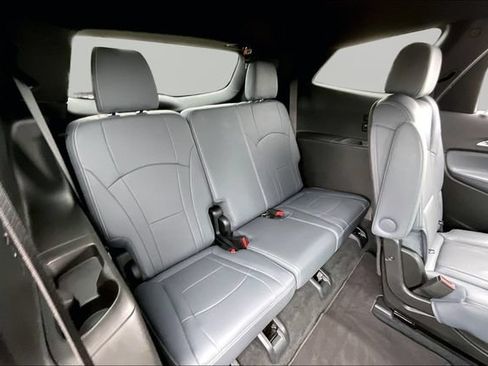 Used 2023 Buick Enclave Essence FWD image 18