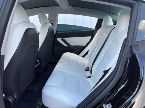 Used 2020 Tesla Model 3 Long Range image 40