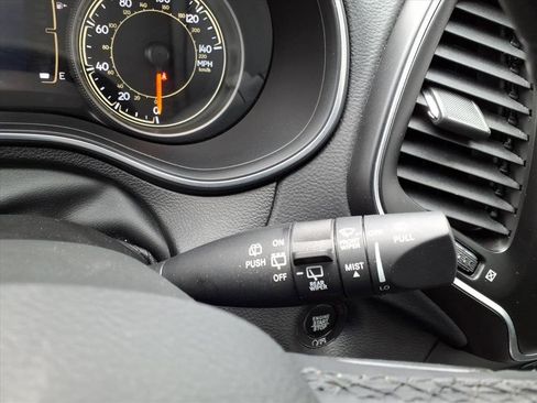 Used 2021 Jeep Cherokee Latitude Plus w/ Sun & Sound Group image 25