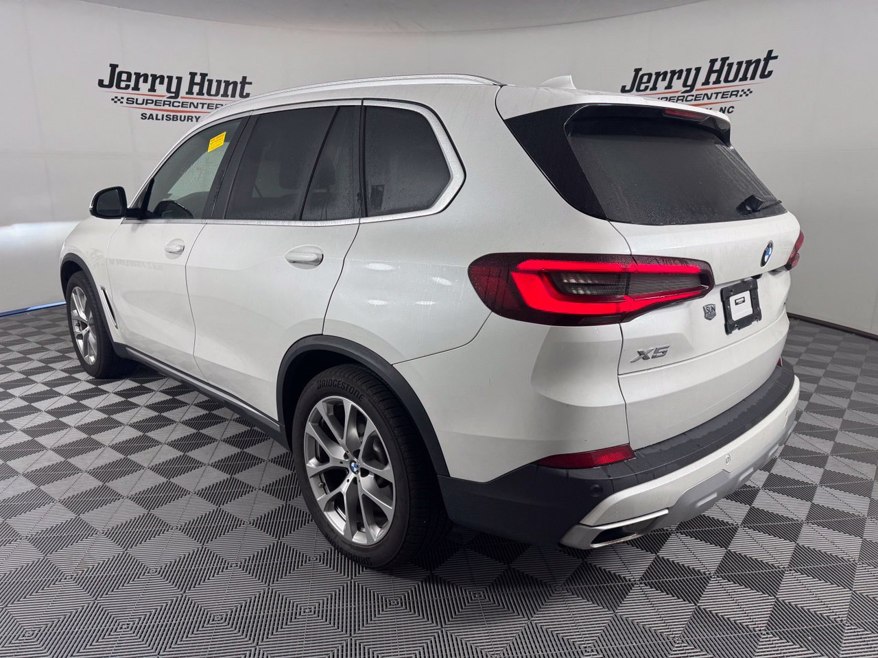 Used 2022 BMW X5 xDrive40i w/ Premium Package AWD/4WD image 9