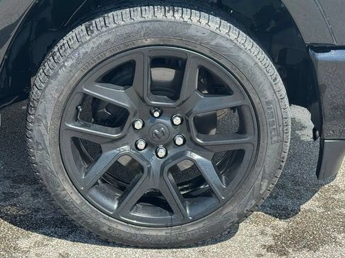 Used 2022 RAM 1500 Laramie AWD/4WD image 7