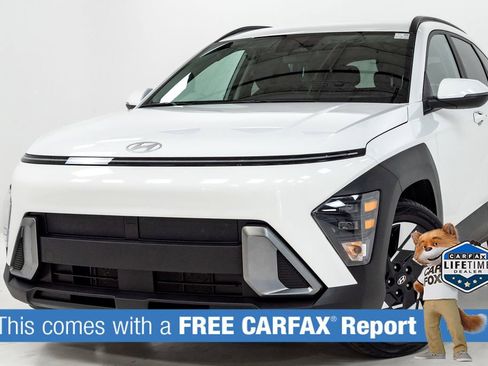 Used 2025 Hyundai Kona SEL FWD image 2