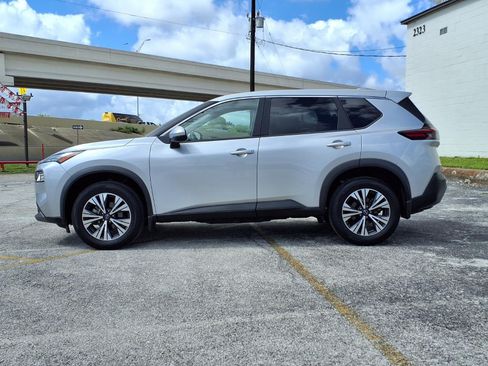 Used 2023 Nissan Rogue SV FWD image 9