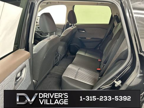 Used 2023 Nissan Rogue SV image 19