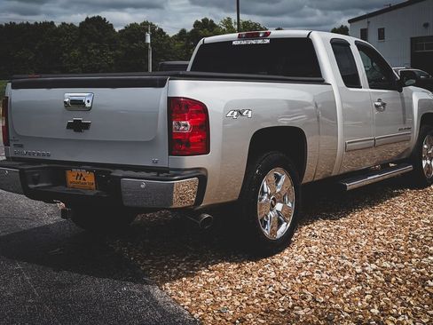 Used 2010 Chevrolet Silverado 1500 LT w/ Power Pack Plus AWD/4WD image 11
