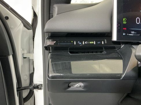 New 2026 BMW 530i w/ M Sport Package RWD image 17