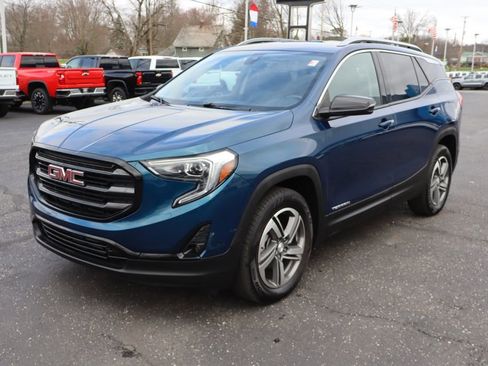 Used 2021 GMC Terrain SLT w/ LPO, Dark Accent Package image 34