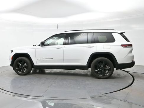 Used 2023 Jeep Grand Cherokee L Laredo image 4