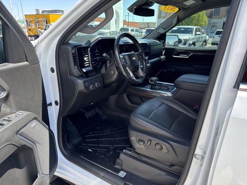 Used 2023 Chevrolet Silverado 1500 LTZ AWD/4WD image 2