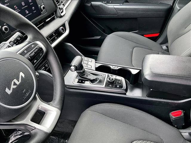 Used 2024 Kia Sportage LX FWD image 15