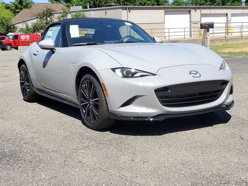New 2026 MAZDA MX-5 Miata Grand Touring w/ Appearance Package RWD image 4