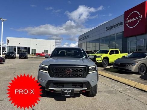 Used 2022 Nissan Frontier PRO-4X image 2