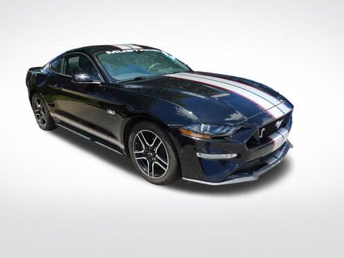 Used 2019 Ford Mustang GT RWD image 2